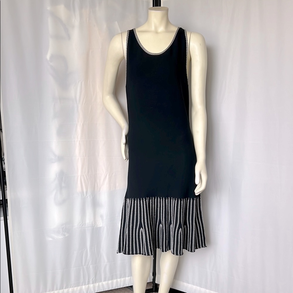 Eliza J Black and White Pleated Sheath Midi Knit Dress